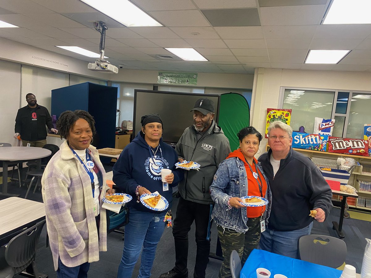 CuffJerry's tweet image. Pi day at BMS means you eat the best breakfast pizza pie in the world!