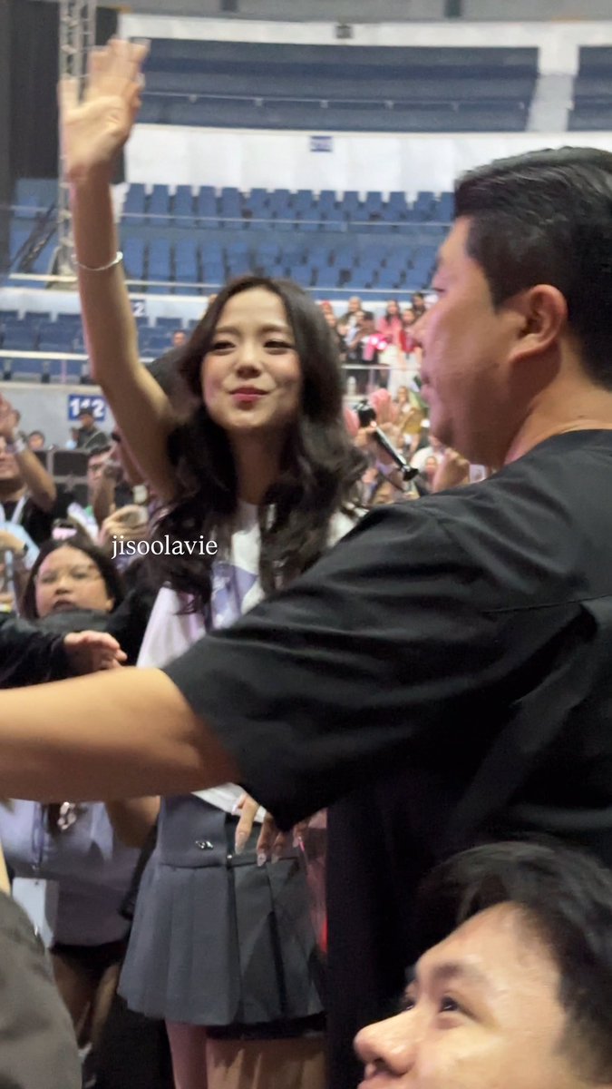jisoolavie's tweet photo. sobrang ganda mo talaga!!! love u jisoo huhu

JISOO SHAKES MANILA 
#JISOOinMANILA 
#LIGHTSLOVEACTIONinMNL https://t.co/1hGRW7iRYw
