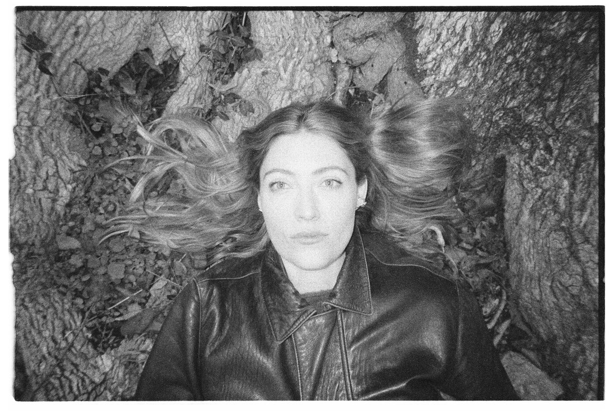 cornelia_murr's tweet image. RTTC been out two weeks. Tell me your favorite songs, tell me what you see… some pics in the Nashville winter jungle by Caleb Lanier here 🖤
