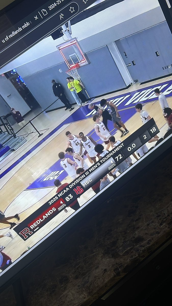 THE DAWGS ARE HEADED TO THE ELITE 8 🐶