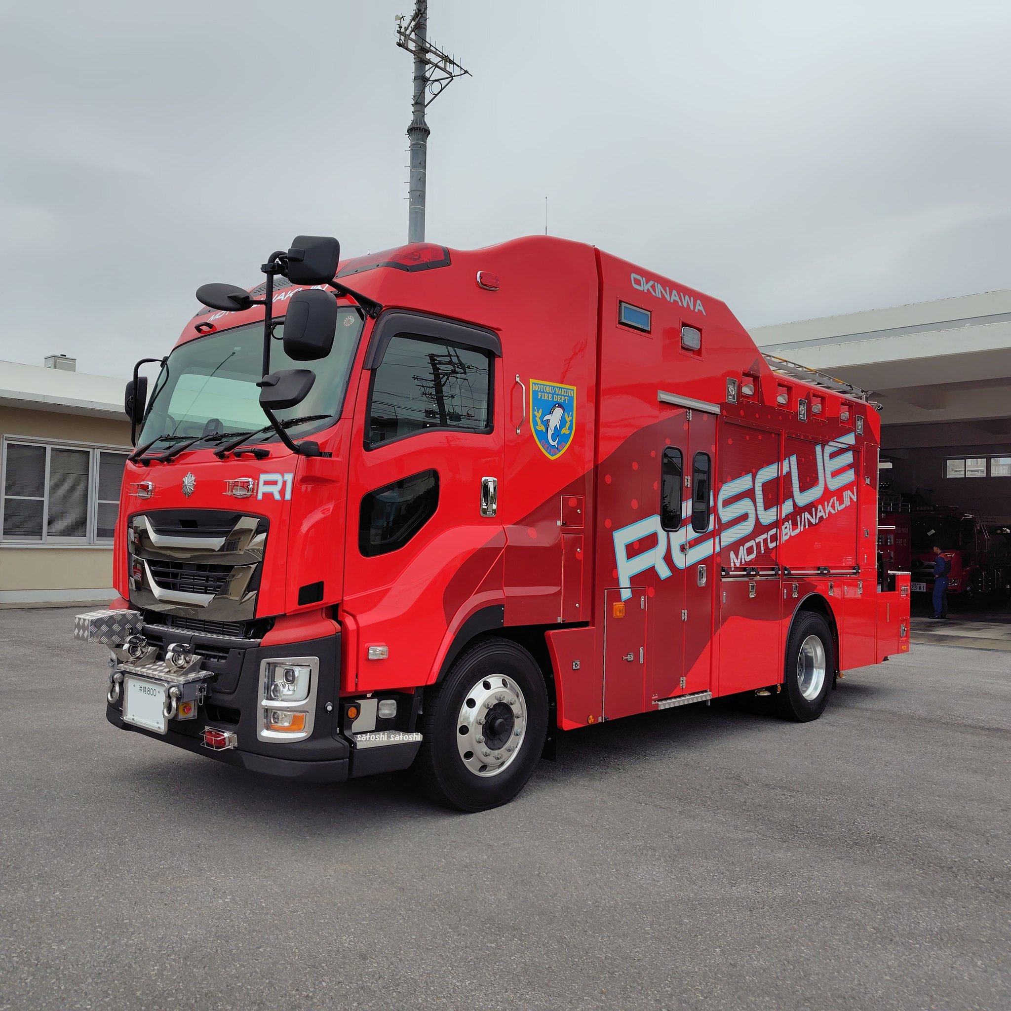 レトロ　金属製　消防車　動けます Amazon | トミカ No.074 災害対策用救助車 III型 (ブリスター