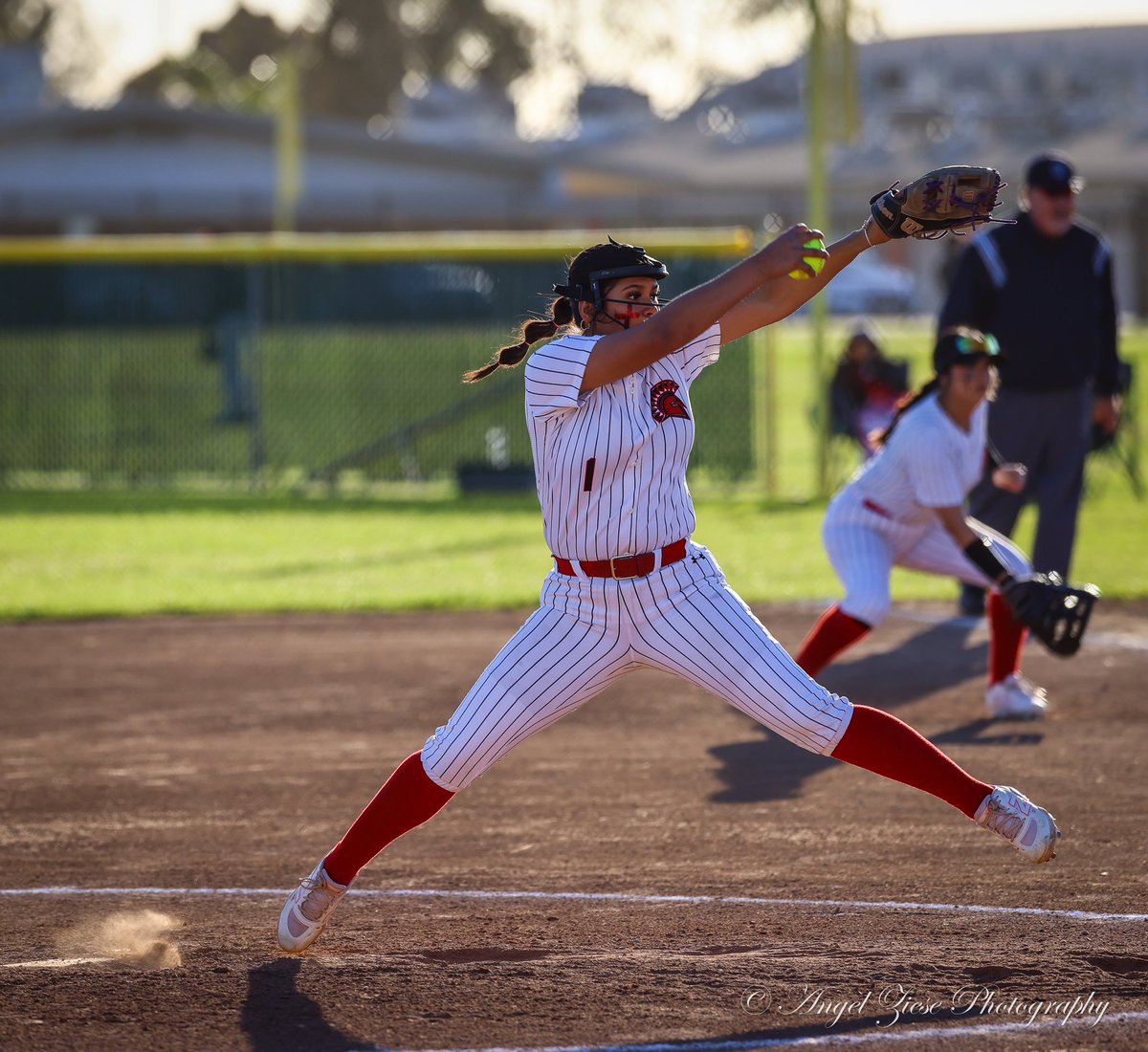 AnaliaLopez2027's tweet photo. One pitch at a time. One dream in motion. #RioMesaSpartans #ChoppersAshley #PitcherMindset
@LineDsoftball @TGETalent @DfwSho @d1fastpitch1 @SoftbalAmerica @PGFnetwork @vcspreps @RobroSportFacts https://t.co/9k5O7HZJuF