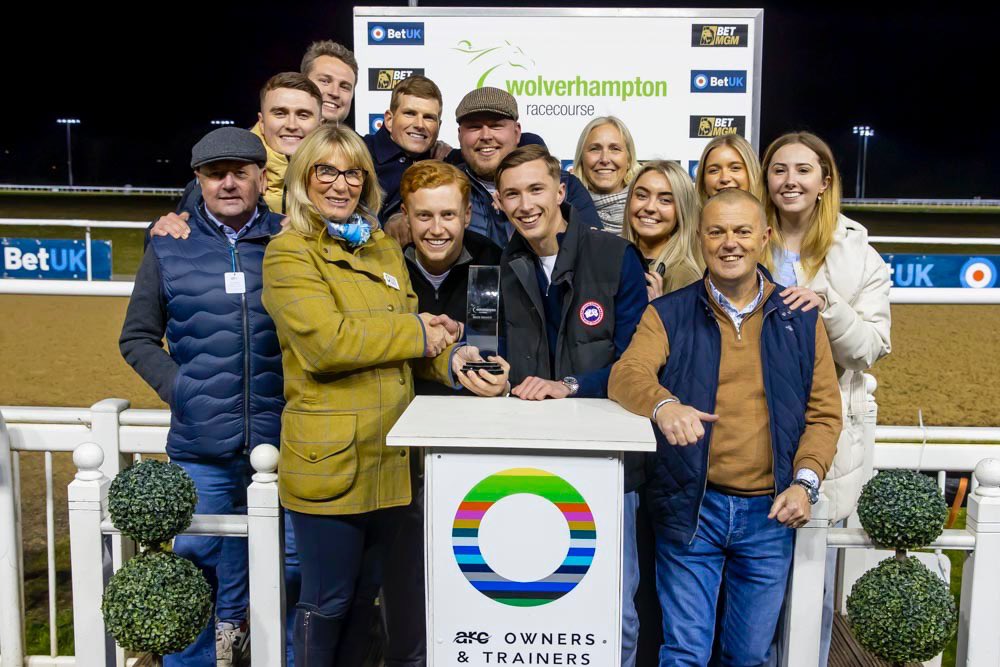 PompeyVentures's tweet photo. A super evening at @WolvesRaces.

Tuco’s win this evening boosts our strike rate for 2025 to 16% &amp; our prize money to over £40,000.

Join our winning syndicate: https://t.co/2xz26Ye2WZ https://t.co/li8G2fkbRd