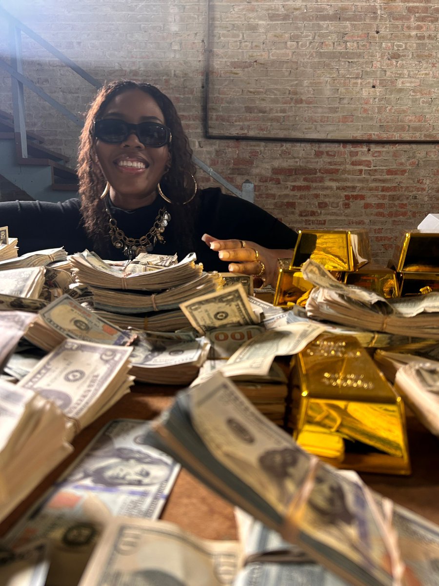 ImanEurope's tweet image. if you see this, abundance coming. 💰