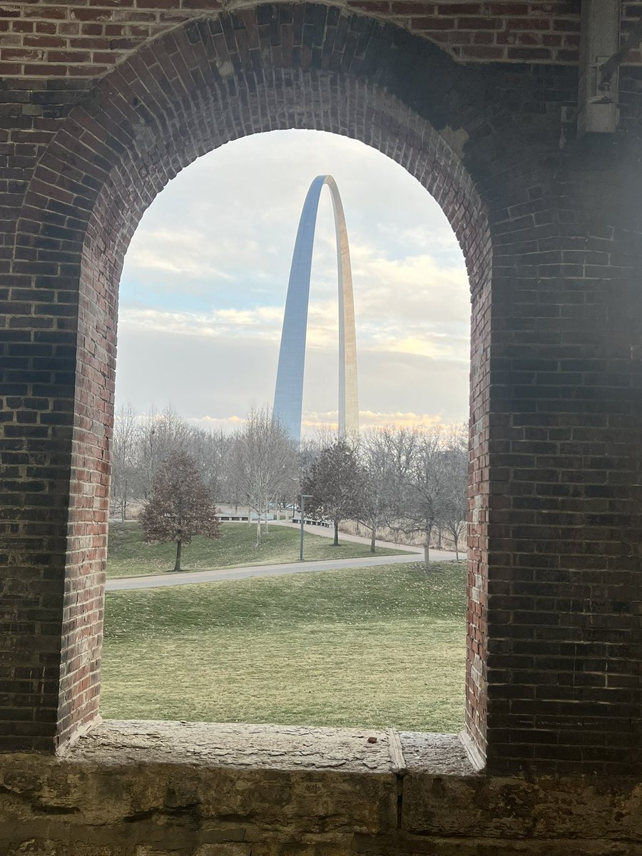 PaulieMills's tweet image. #lacledeslanding #stlouis #gatewayarch #314day #saintlouis #stlmo #stl #lou