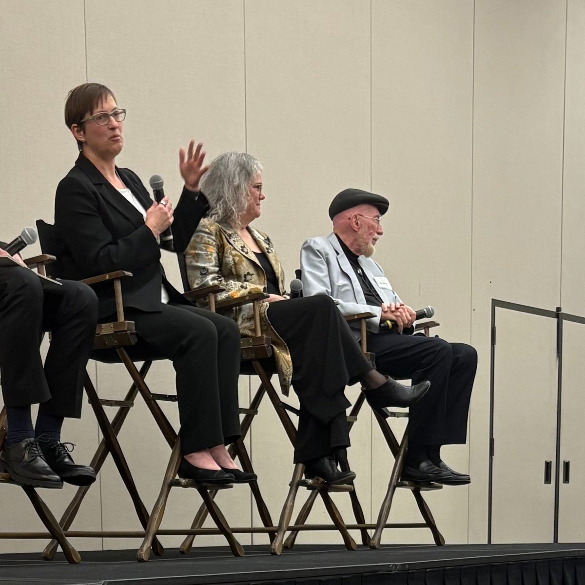 Leaders in science &amp; the arts gathered at a AAA&amp;S reception to celebrate scientific discovery! Kavli President Cynthia Friend joined #KavliPrize and Nobel Laureate Kip Thorne, <a href="/KIPAC1/">KIPAC</a> Director <a href="/RisaWechsler/">Risa Wechsler</a>  &amp; Nobel Laureate Andrea Ghez-honored with the Rumford Prize. #KavliAstro