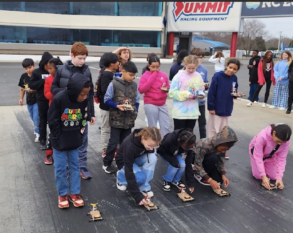 Dillard Drive Magnet Elementary tweet media