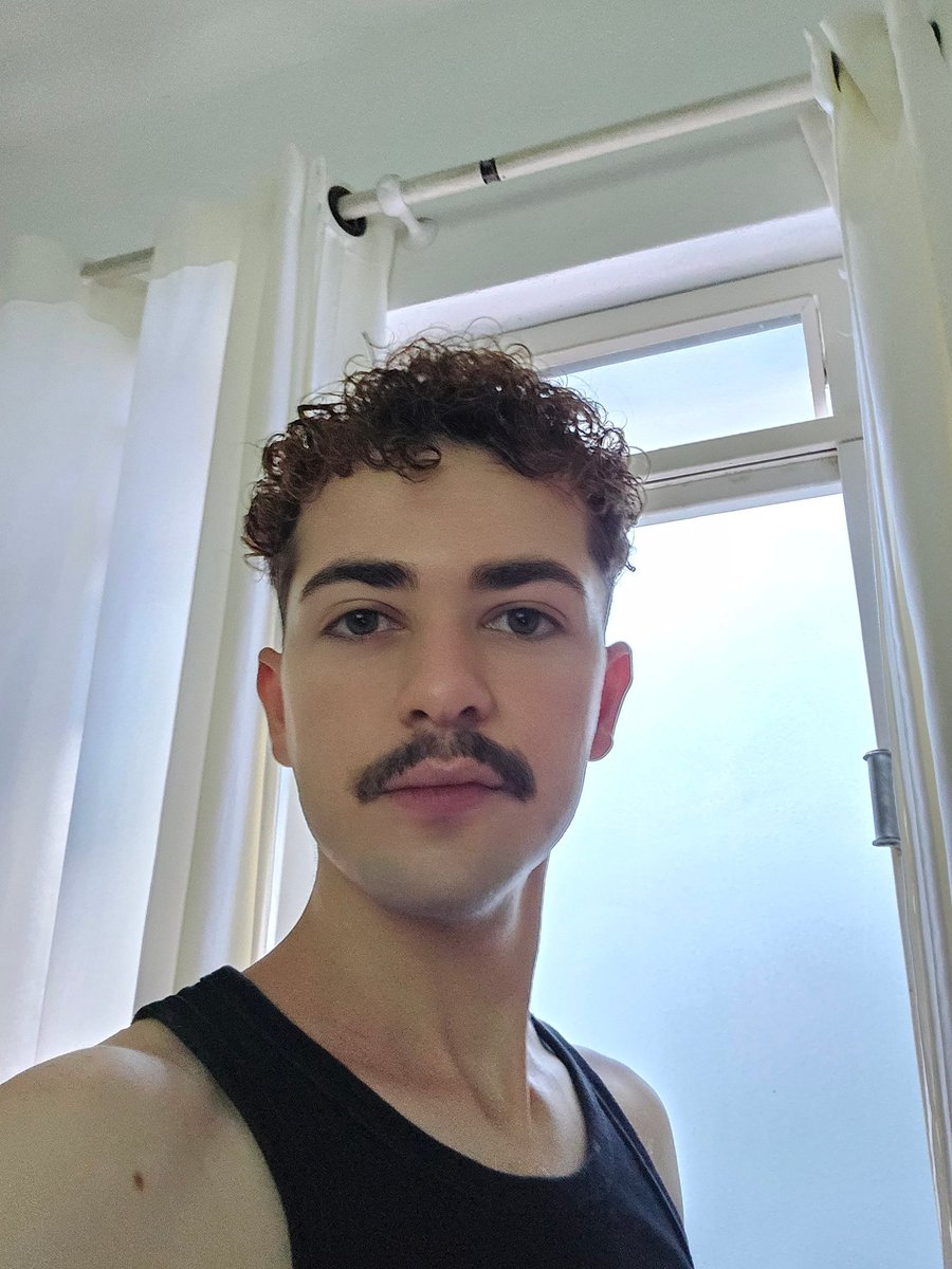 ruanmdrs's tweet image. Quero um namorado