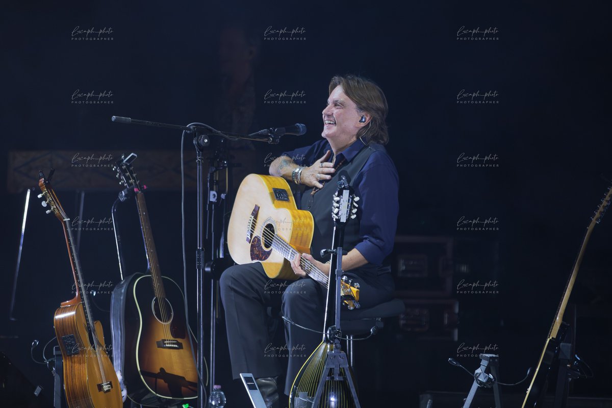 LucaphPhoto's tweet image. Cristiano De André- Canta De André Best of tour teatrale -Teatro Arcimboldi, Milano - 10 marzo 2025

#cristianodeandrè #teatroarcimboldimilano #fabriziodeandrè #theatre #show #milano #marzo #reportage #photojurnalism #fotografomilano #photographer #livemusicphotography