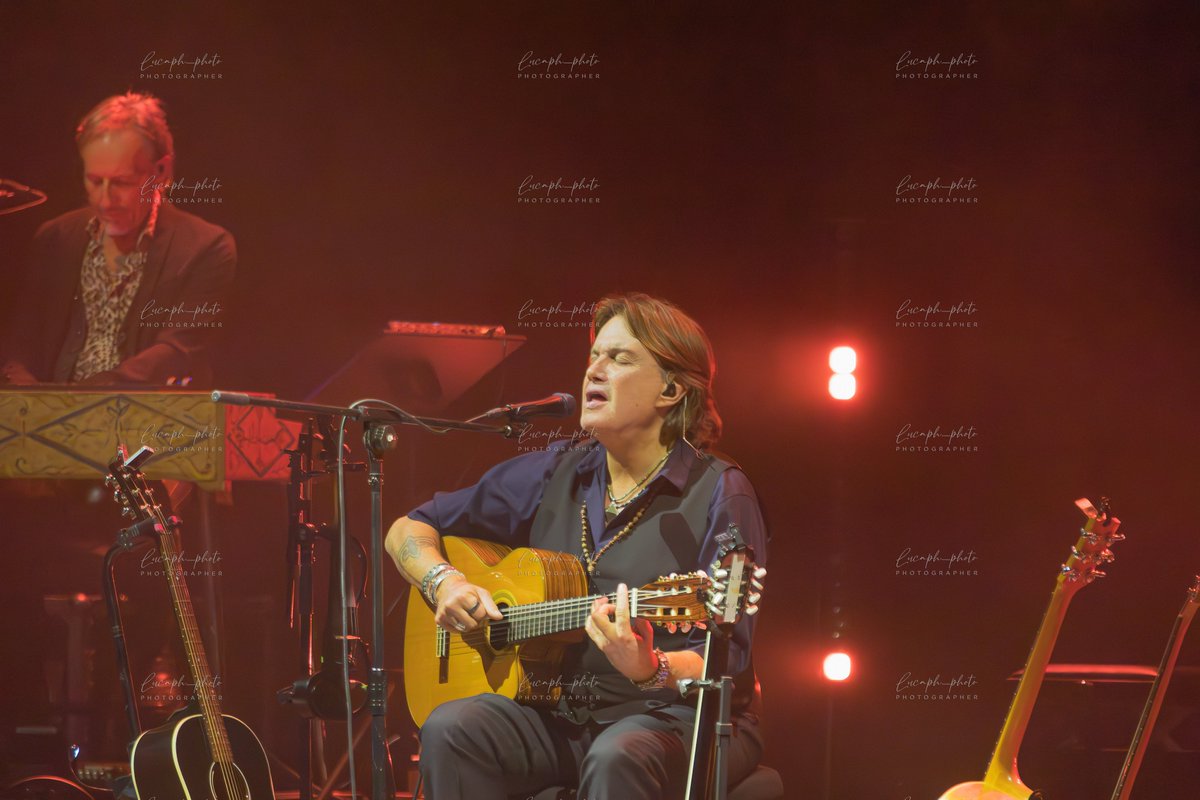 LucaphPhoto's tweet image. Cristiano De André- Canta De André Best of tour teatrale -Teatro Arcimboldi, Milano - 10 marzo 2025

#cristianodeandrè #teatroarcimboldimilano #fabriziodeandrè #theatre #show #milano #marzo #reportage #photojurnalism #fotografomilano #photographer #livemusicphotography