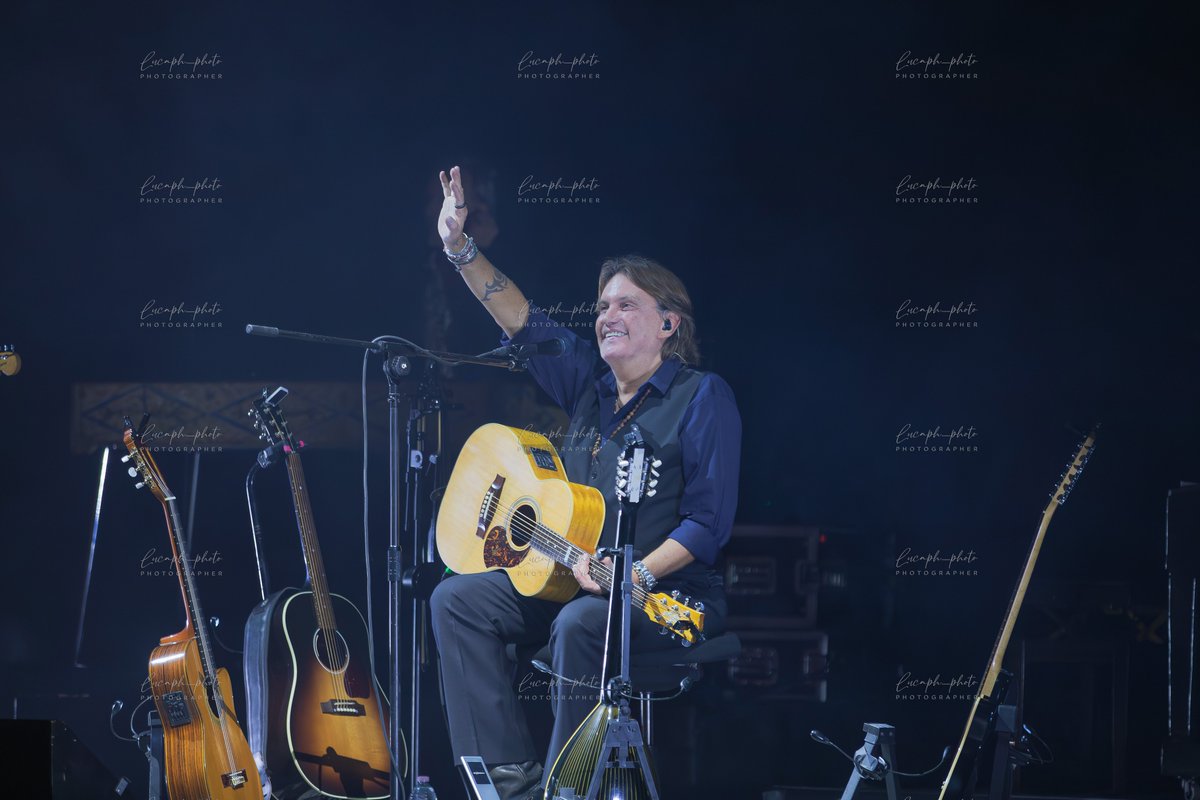 LucaphPhoto's tweet image. Cristiano De André- Canta De André Best of tour teatrale -Teatro Arcimboldi, Milano - 10 marzo 2025

#cristianodeandrè #teatroarcimboldimilano #fabriziodeandrè #theatre #show #milano #marzo #reportage #photojurnalism #fotografomilano #photographer #livemusicphotography