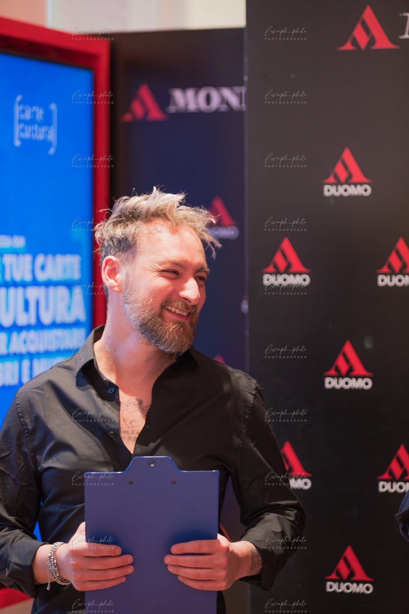 LucaphPhoto's tweet image. Franco Lucia - Tutto in una pentola - Mondadori Milano Duomo - 03 marzo 2025

#francolucia #milano #marzo #mondadoriduomo #cooking #reportage #photojurnalism #fotografomilano #photographer #photographers #federicofusca #presentazione #book #event #tuttoinunapentola