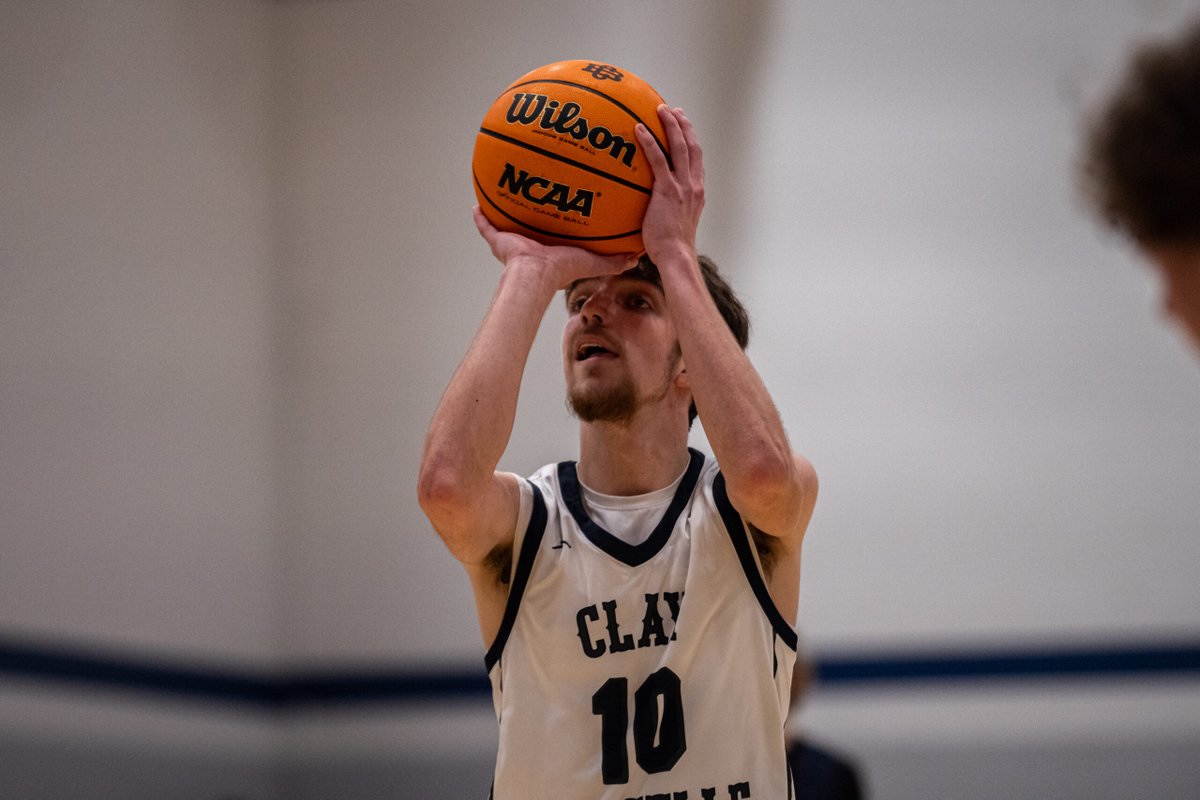 dompostsports's tweet photo. Preston Luzader drops 36 to send Clay-Battelle to state tournament with a 75-65 win against Parkersburg Catholic.

Read More: https://t.co/hJItGRREND

Photo Credit: Cassidy Roark

 #ClayBattelle #HighSchoolBasketball #StateTournament #CeeBees https://t.co/BY2BpsZbtW