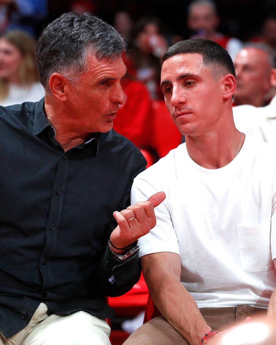 fb_debugger's tweet image. Άκου τον δάσκαλο...

#OlympiacosFC #Olympiakos #podence