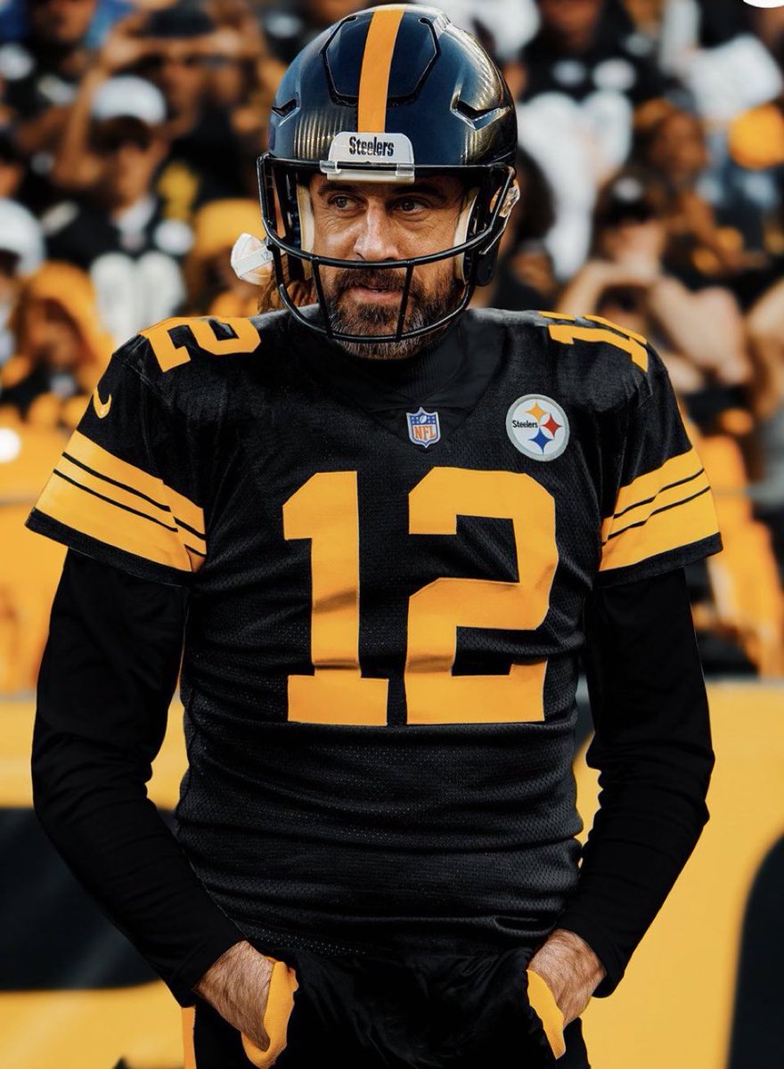 🚨BREAKING NEWS: FINALLY. The #Steelers have signed QB Aaron Rodgers to a 2-year, 71 million dollar contract, per <a href="/AdamSchefter/">Adam Schefter</a>. 

Rodgers, one of the best QBs in the NFL, has found a new home in Pittsburgh. 

#SteelersNation must be loving this move.