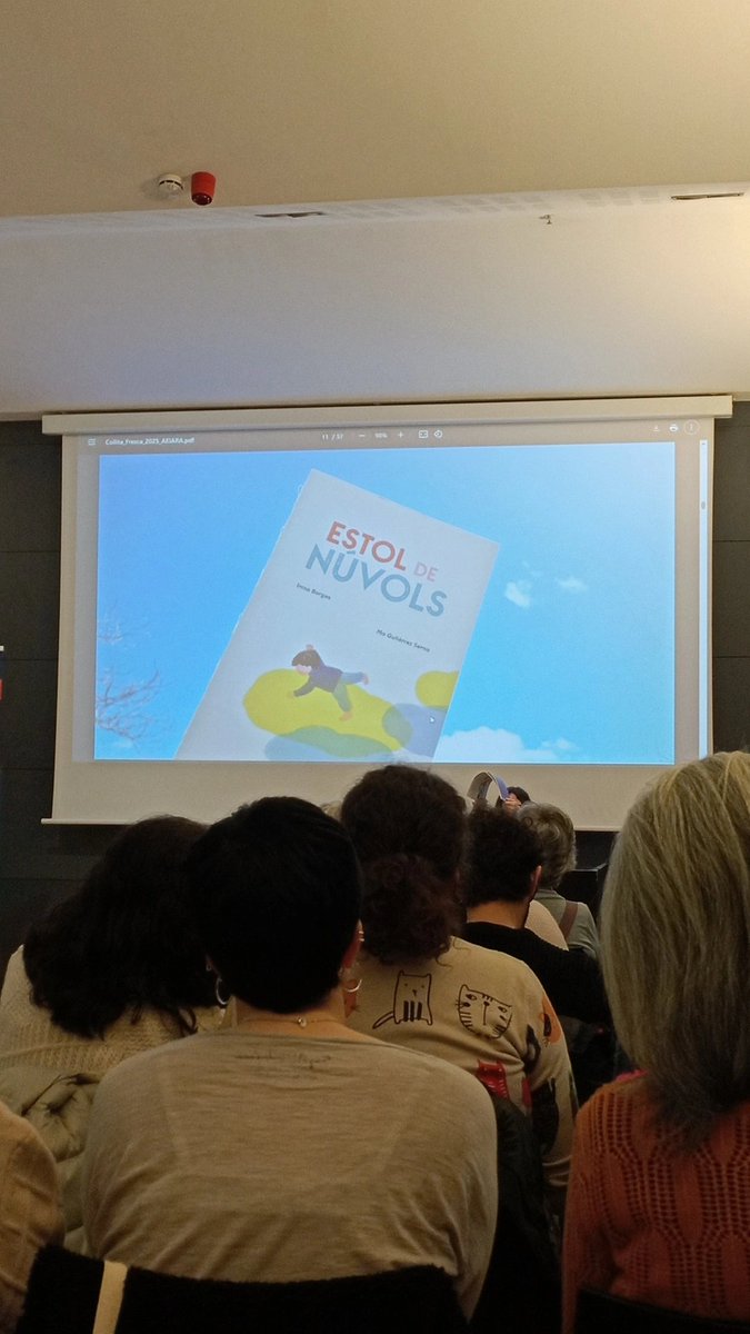 Glonicolau's tweet photo. A la #Collitafresca de #SDLIJ hem pogut veure les novetats editorials de @akiarabooks @ZahoriBooks @BlackieBooks @Nordica_Libros #Entredos #Limonero https://t.co/Y8hBcKBukF