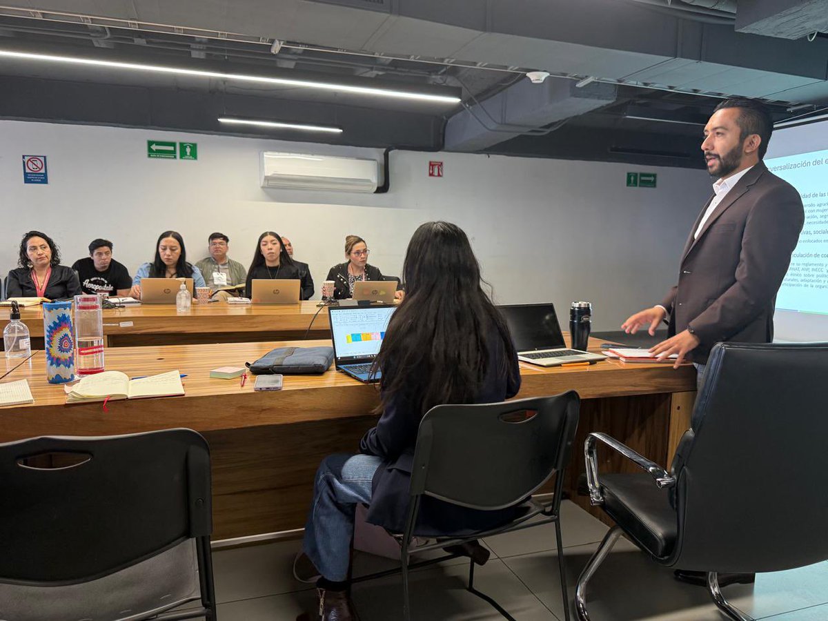 SEDATU México (@sedatu_mx) on Twitter photo Nos reunimos con representantes de <a href="/PNUD_Mexico/">PNUD México</a> para dialogar sobre la Agenda 2030 y los programas derivados del Plan Nacional de Desarrollo a cargo del #Ramo15.
Avanzamos en el proceso de planeación de metas y estrategias de desarrollo territorial con enfoque sostenible. Nos reunimos con representantes de <a href="/PNUD_Mexico/">PNUD México</a> para dialogar sobre la Agenda 2030 y los programas derivados del Plan Nacional de Desarrollo a cargo del #Ramo15.
Avanzamos en el proceso de planeación de metas y estrategias de desarrollo territorial con enfoque sostenible.