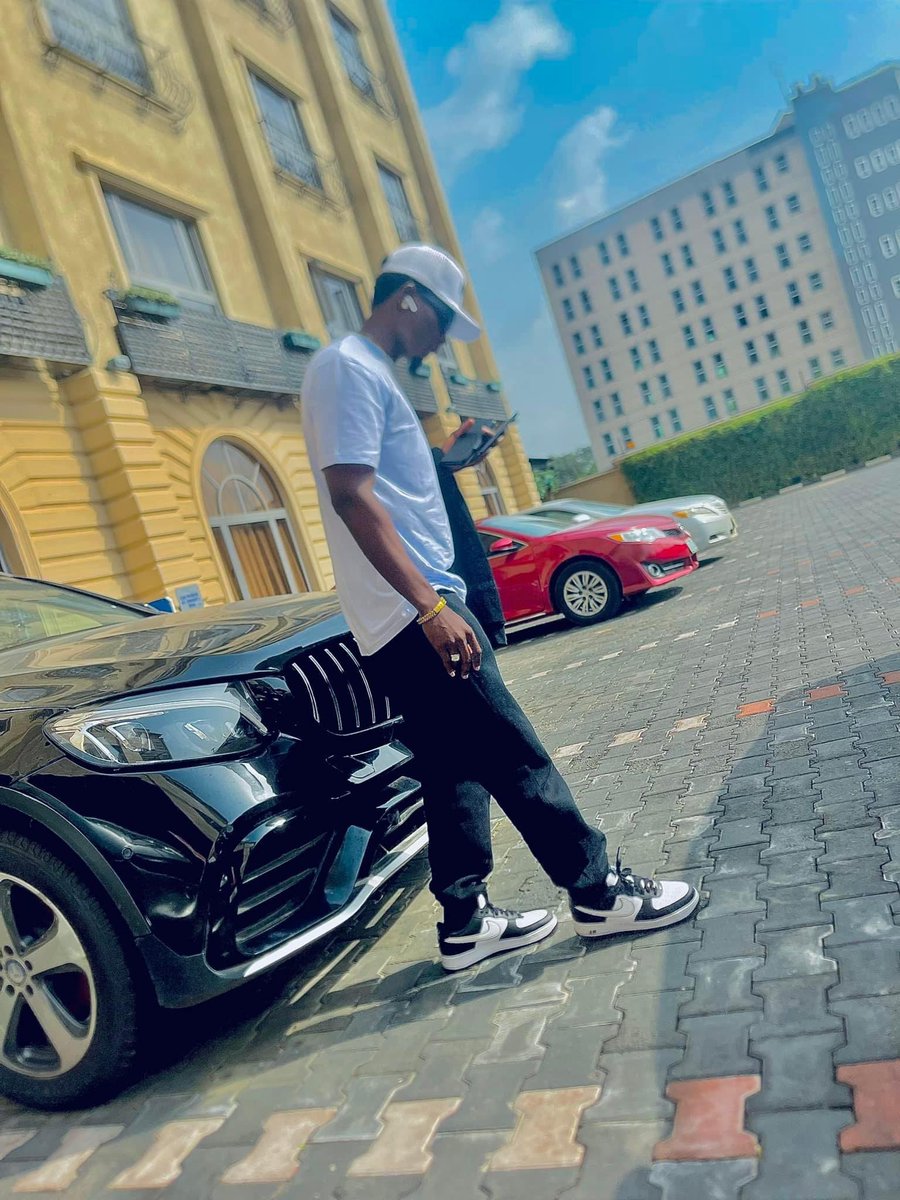 Quote this tweet with a picture of you and your car.

Let’s go!
