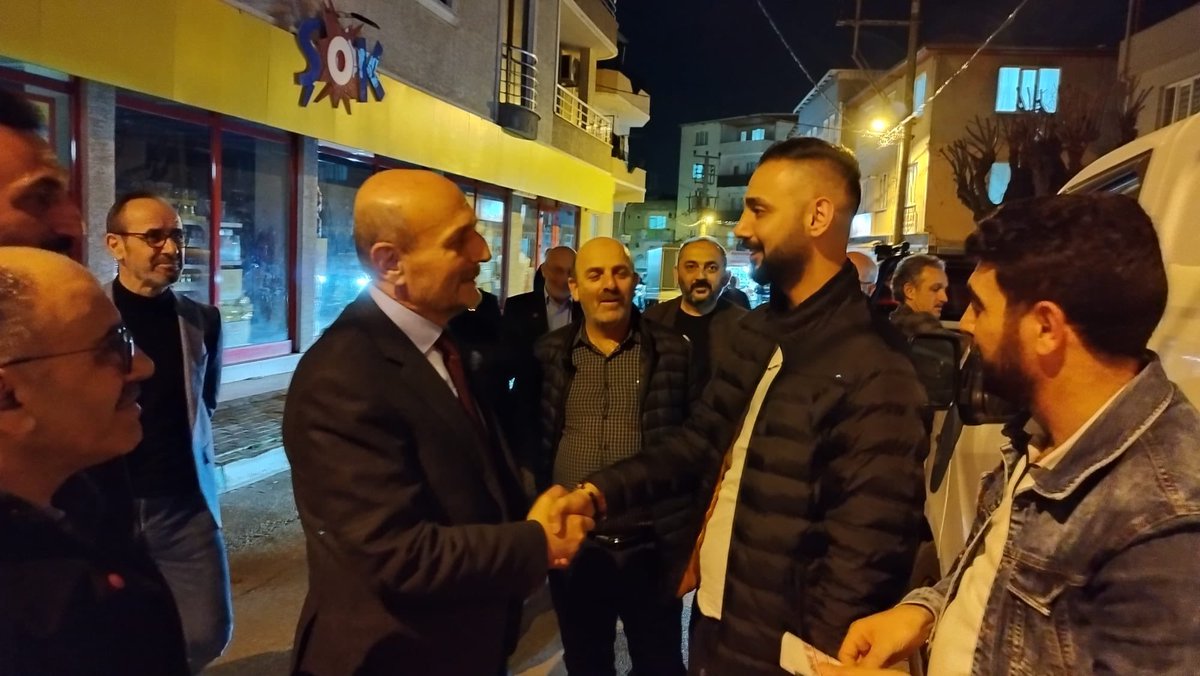 İl Başkanımız Hamza Gürsel, İlçe Başkanımız Nuri Keçeli ve yönetim kurulu üyelerimizle birlikte Yıldırım ilçemizde, Hacivat Mahallesi’ni ziyaret ettik. Hemşehrilerimizin Ramazanlarını tebrik ederek hasbihal etme fırsatı bulduk.

Bursamızın her mahallesinde, her sokağında