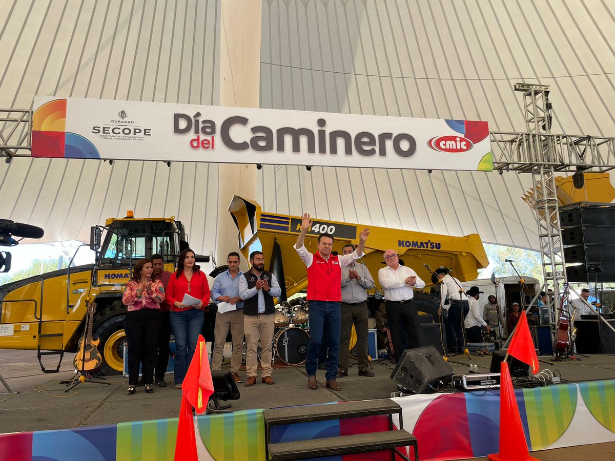 En la pasada celebración del Día del Caminero tuvimos la oportunidad de saludar a nuestros representantes el C. Presidente Municipal <a href="/josejoseantonio/">Toño Ochoa</a> y el C. Gobernador <a href="/EVillegasV/">Esteban Villegas V.</a> con quienes esperamos seguir trabajando para el desarrollo de nuestro gran Estado🏗️🚧 <a href="/AIMPEDGO/">Maquinaria Pesada</a>