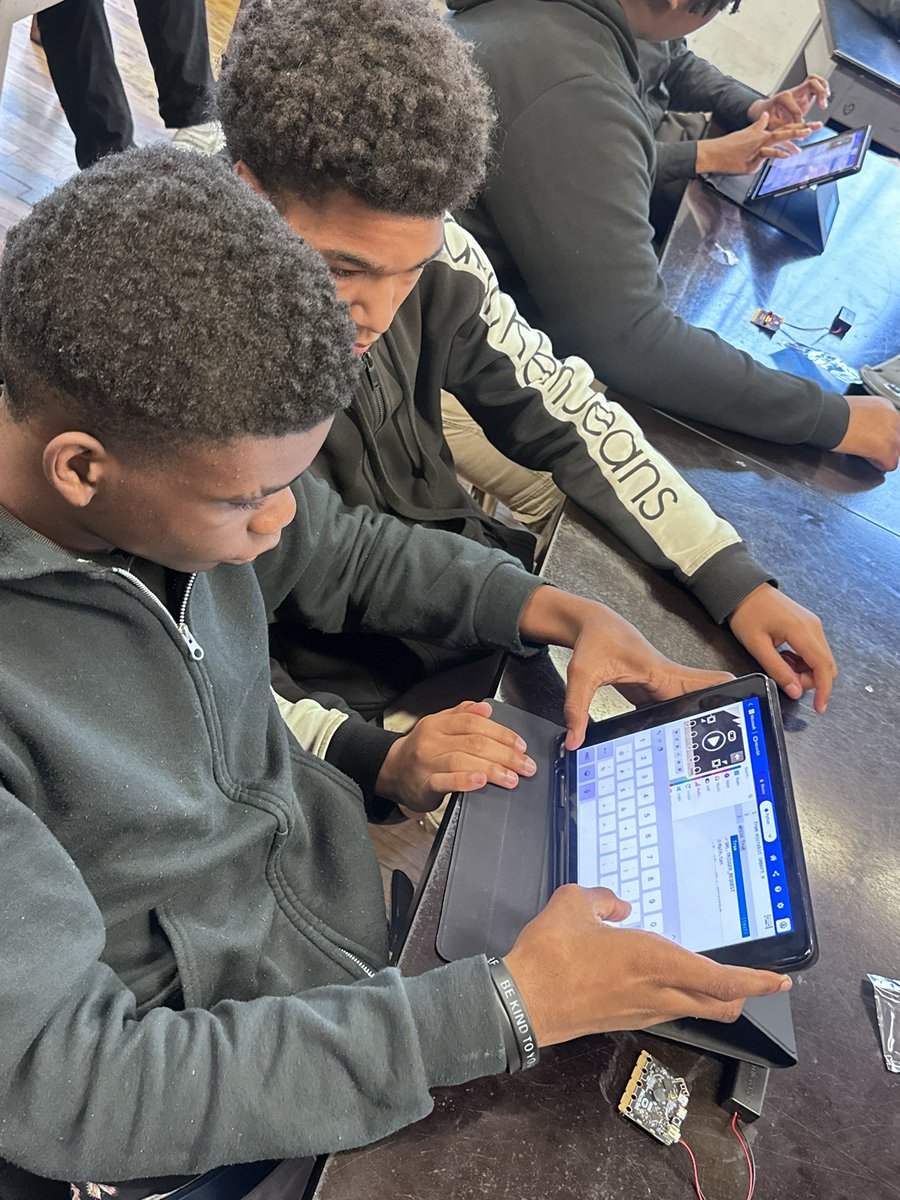 Shundasia Lewis-Brooks tweet media