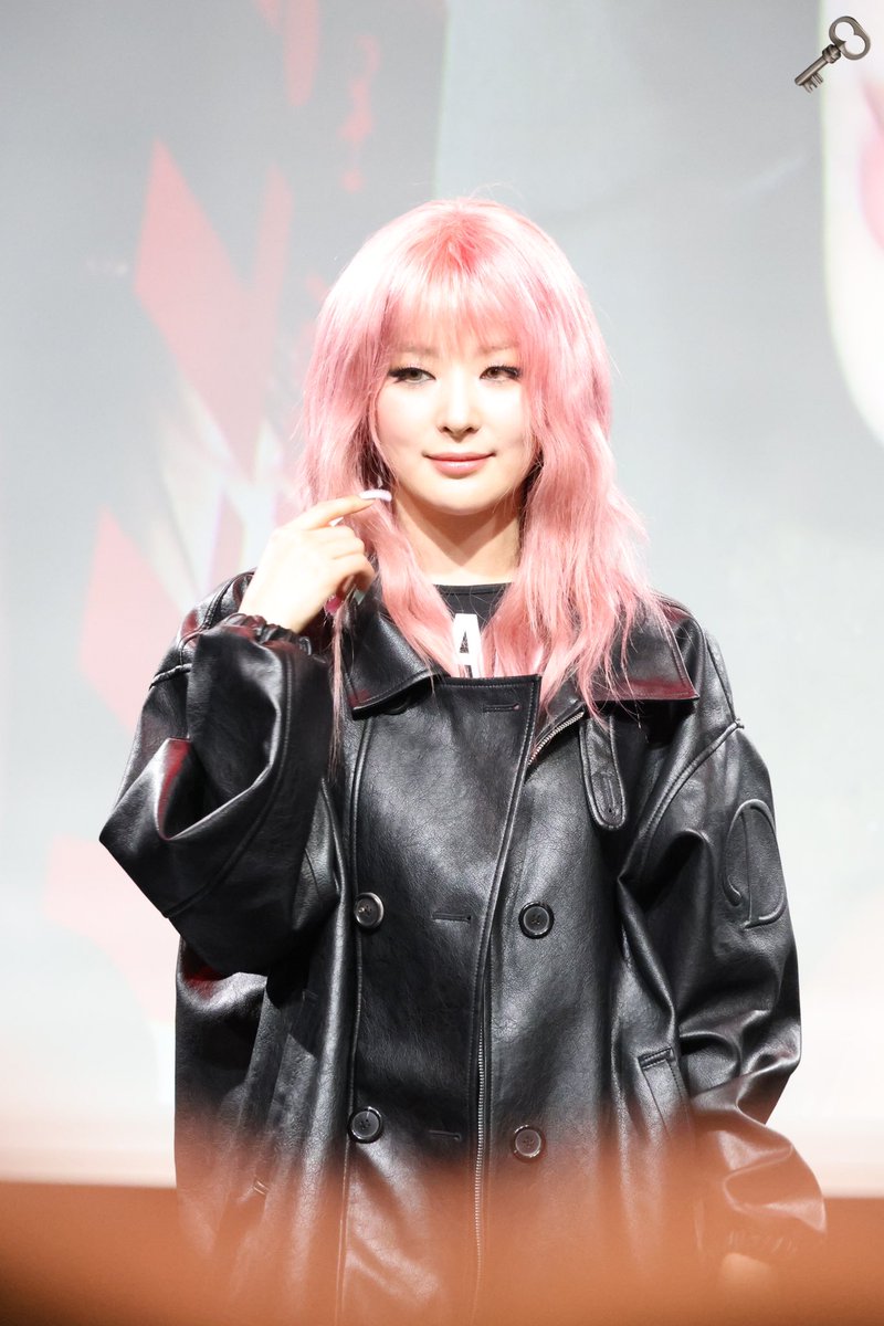 flsrha's tweet photo. 250315 슬기 음중 미팬

슬기 
#강슬기 #SEULGI 
#레드벨벳 #RedVelvet https://t.co/qzYWwsqV3w