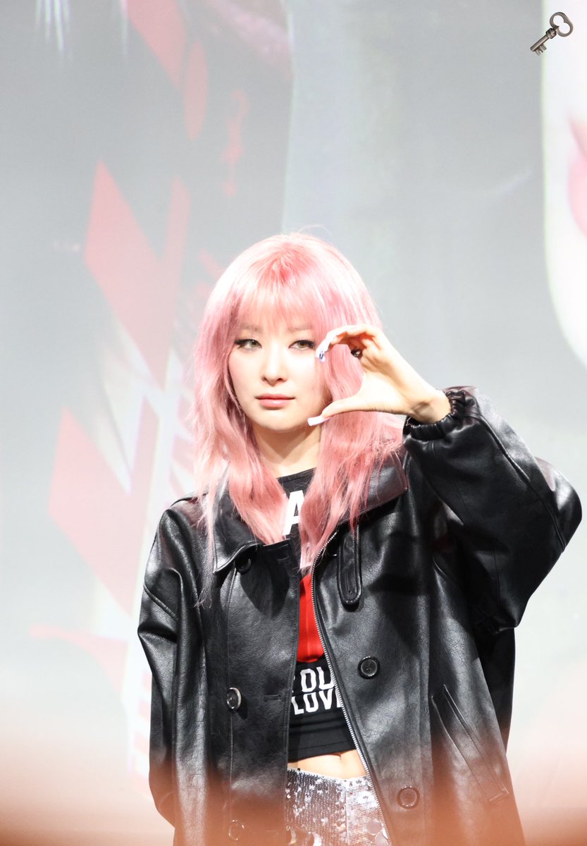 flsrha's tweet photo. 250315 슬기 음중 미팬

슬기 
#강슬기 #SEULGI 
#레드벨벳 #RedVelvet https://t.co/qzYWwsqV3w