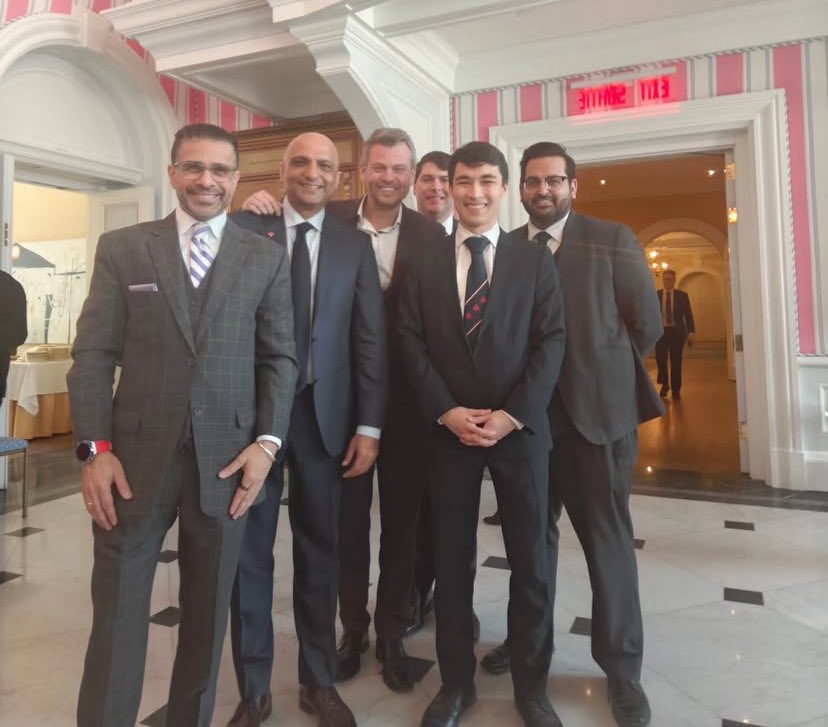 Today, a new chapter begins for Canada. <a href="/MarkJCarney/">Mark Carney</a> is sworn in as Prime Minister, bringing experience, vision &amp; determination to lead through economic uncertainty &amp; shifting U.S. dynamics. 

His message is clear: 🇨🇦 stands strong, united &amp; independent. Onward! 
<a href="/liberal_party/">Liberal Party</a>