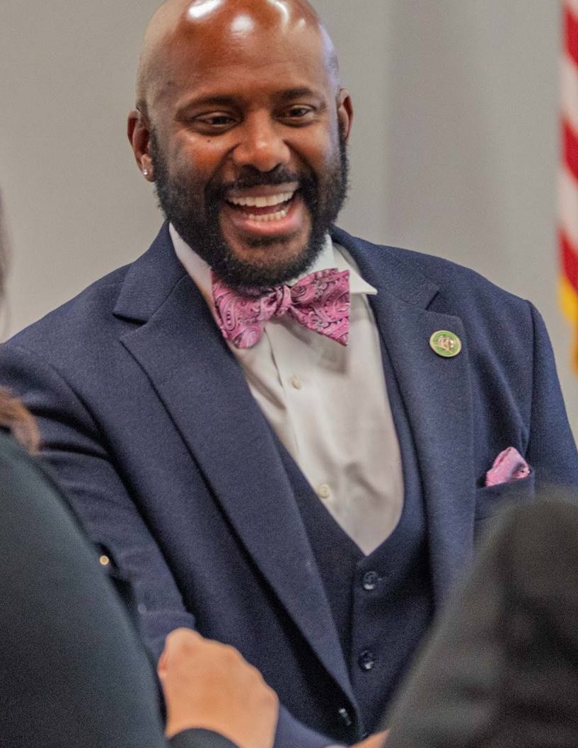 AsmMikeGipson's tweet photo. Today I led the ceremonial presentation to my constituents of four 2024 bills that are signed into law: AB 1879, 2181, 2975, 2984, and 3085. One of the most important things I can do is share this moment with the valued partners who helped us get these laws to the finish line. 💙 https://t.co/nsZdiERSWO