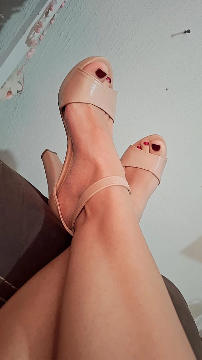Hola chicos recuerden tengo contenido personalizado a tu gusto sin tabues, pide fotos y videos y tuyo te las hago, manda md $$