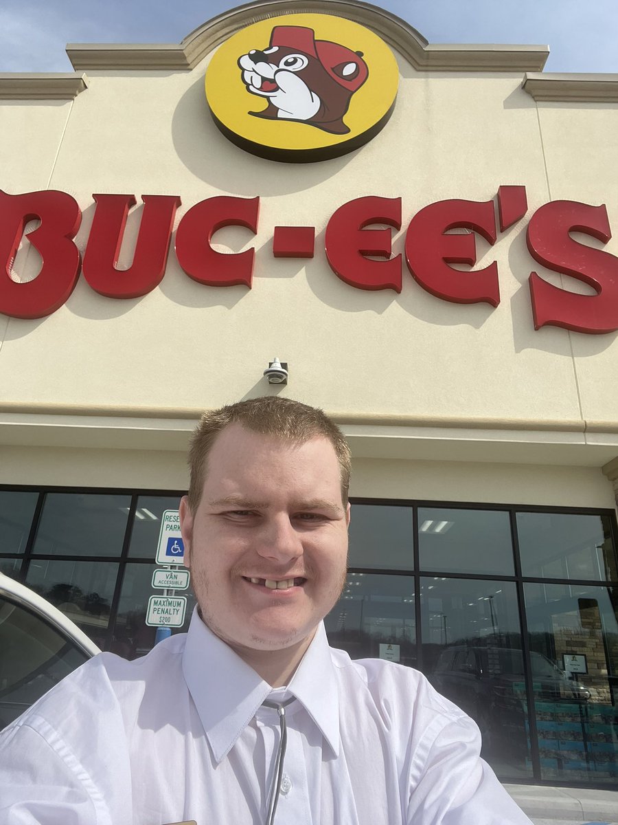 KO4TJP's tweet photo. My trip to Buc-ee’s in Knoxville, TN and my acquisition of the coveted Beaver Nuggets.

#KO4TJP #WSGW381 #AmateurRadio #HamRadio #GMRS #Bucees #BeaverNuggets #RoadTrip #Tennessee https://t.co/DO9WF7Jrj9