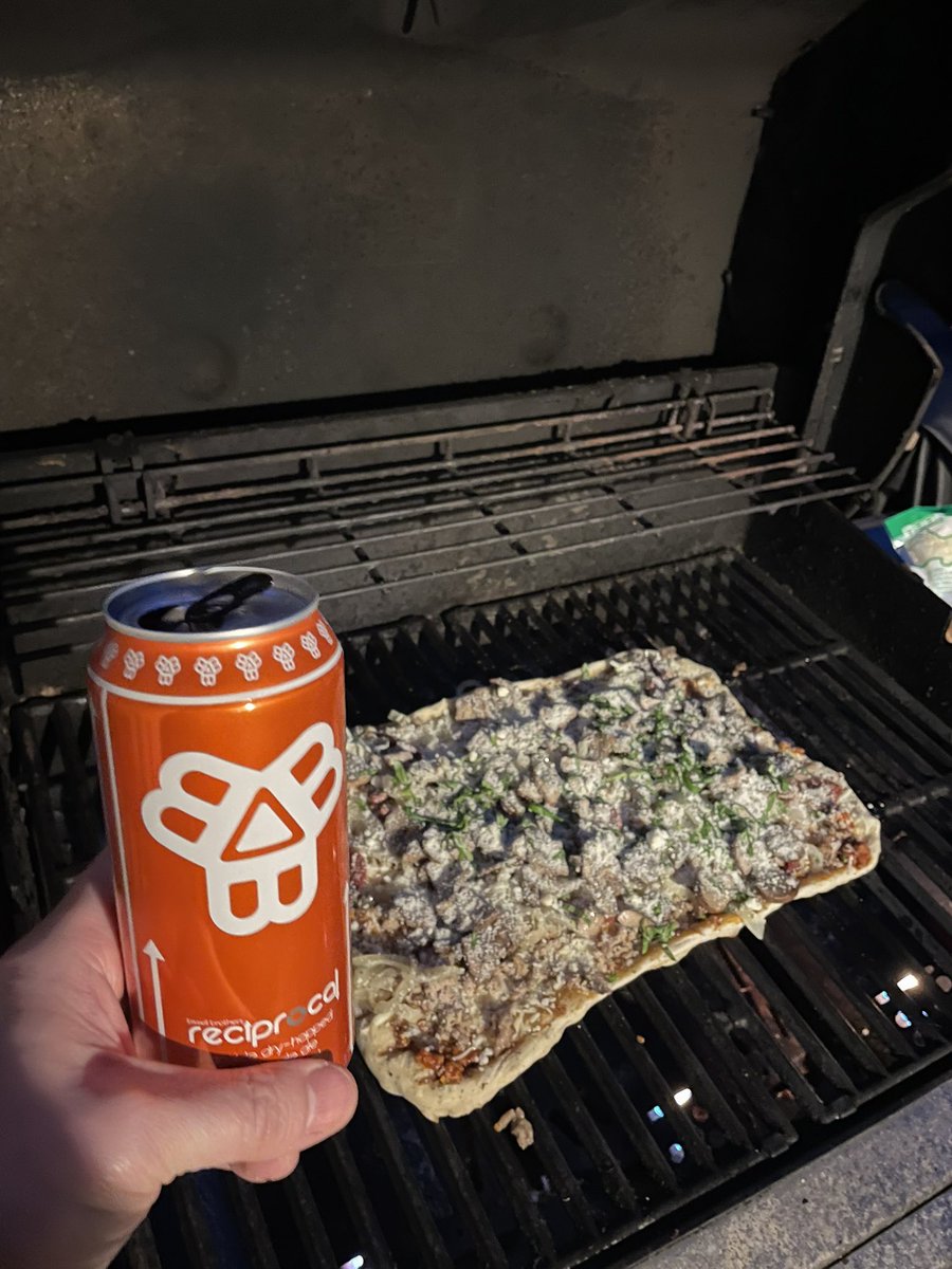 Happy Friday People…..
#GrilledPizza
#ChefEatsLast
#BissellBrothers
#RedCanDay