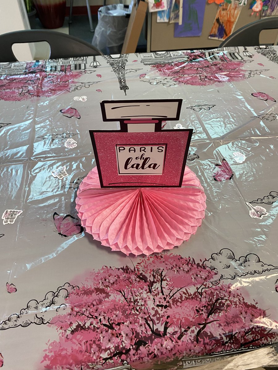 LHSL1FE's tweet photo. Fan I Am club and the CC2  students really enjoyed the P.A.C.K prom today. This year’s theme was “Springtime in Paris”@wkhscc2 https://t.co/K2ix5FHJVL