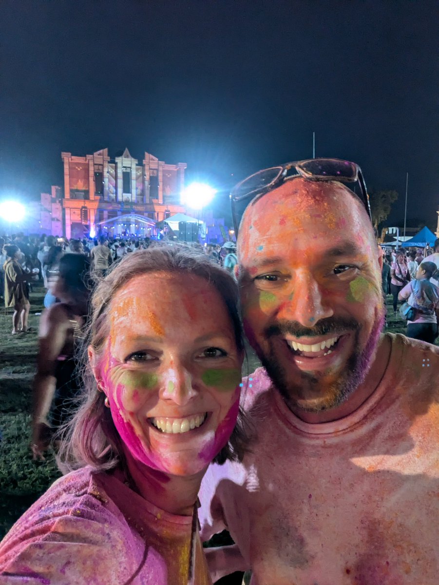 #Holi phagwa - De afsluiting van een geweldige week in #suriname
Ons reisverslag hoor je in de volgende podcast aflevering. Wat was dit een onvergetelijk avontuur! 🧡🇸🇷