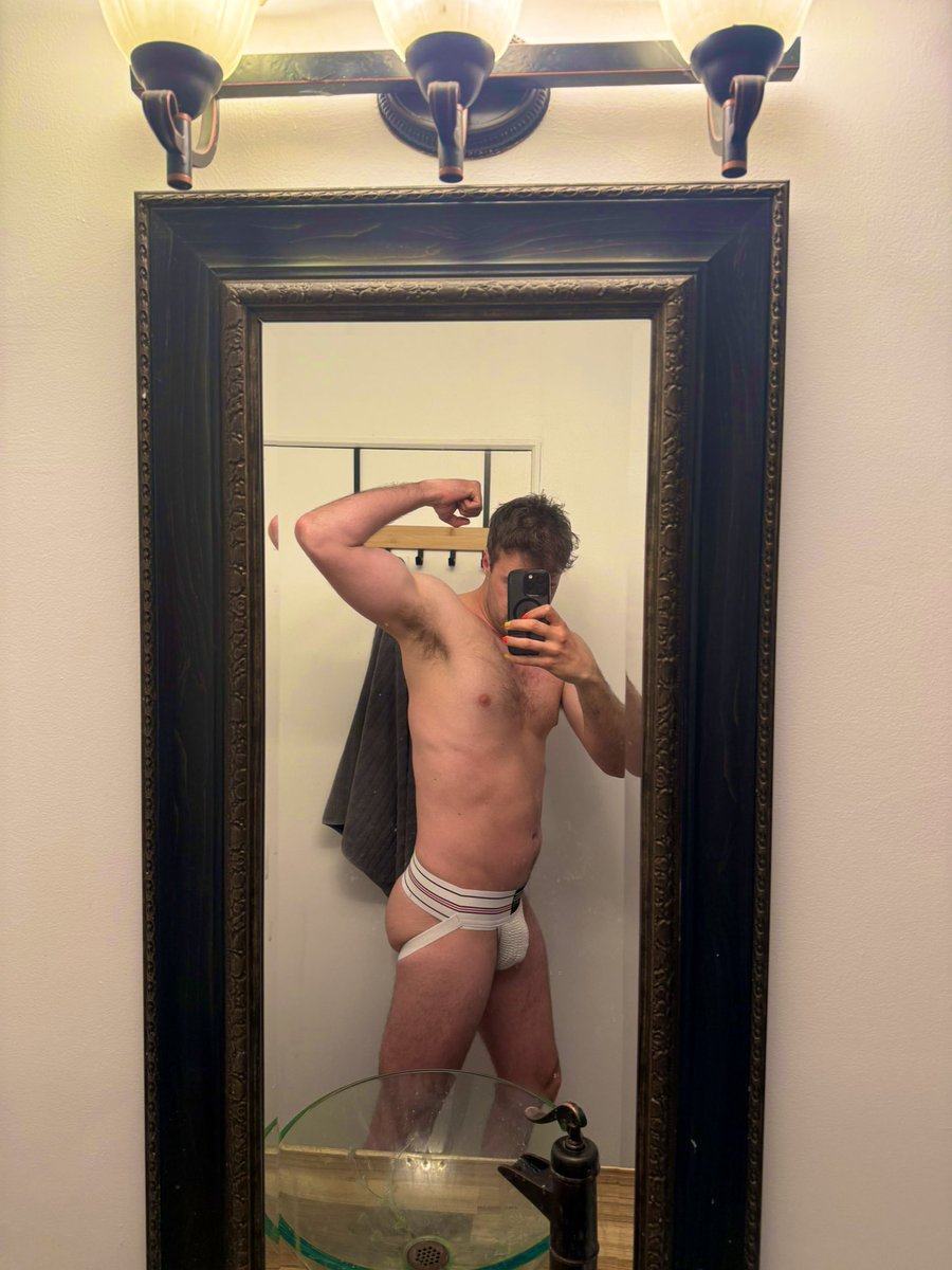 Hungcutausboy1 tweet media