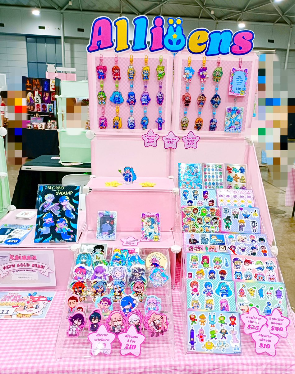 alli_ens's tweet image. At Brisbane kaicon K10!!!! I made springy mikus this time. Come spring her!