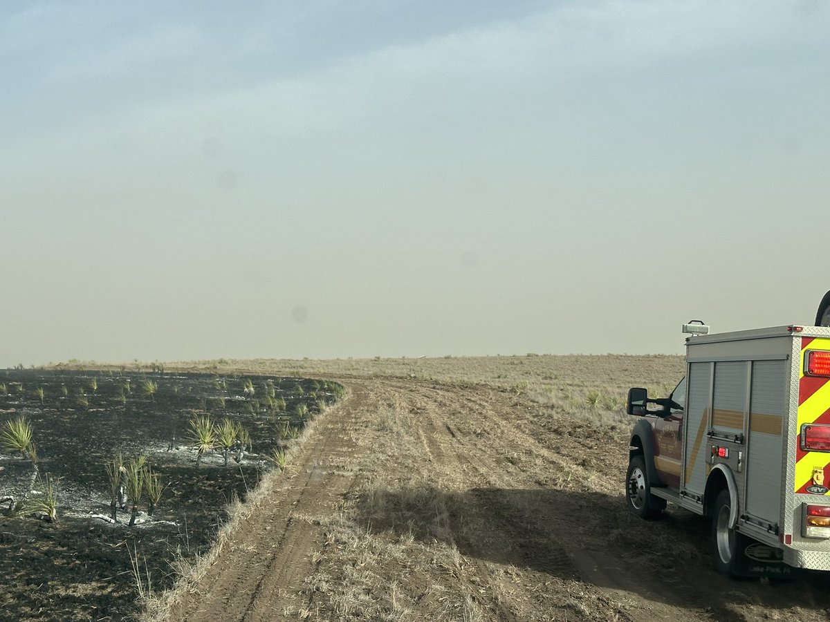AllHazardsTFS's tweet photo. Update: the #RestAreaFire in Gray County is an estimated 3,000 acres and 30% contained. Crews continue to build containment line, focusing on the southern edge of the fire. #txfire https://t.co/Izy30rVzIs