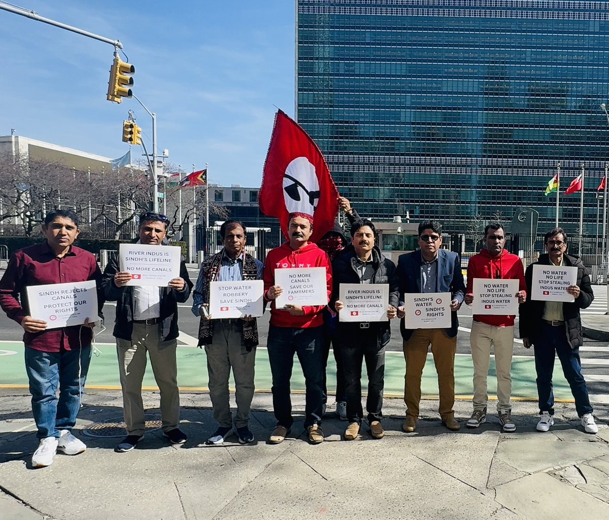 ShoukatZardari's tweet image. Protest against New Canals from Indus in front of @UN #InternationalRiversDay #Nocanalsonindus