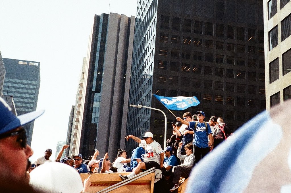 loopytarantino's tweet image. 2024 dodgers parade on film