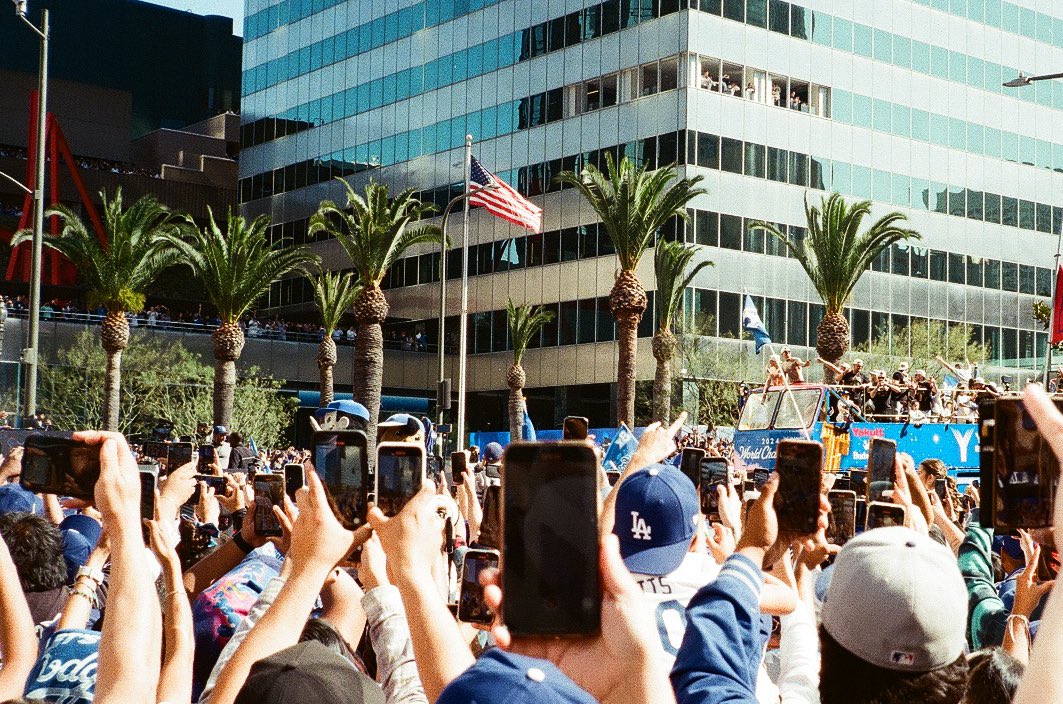 loopytarantino's tweet image. 2024 dodgers parade on film