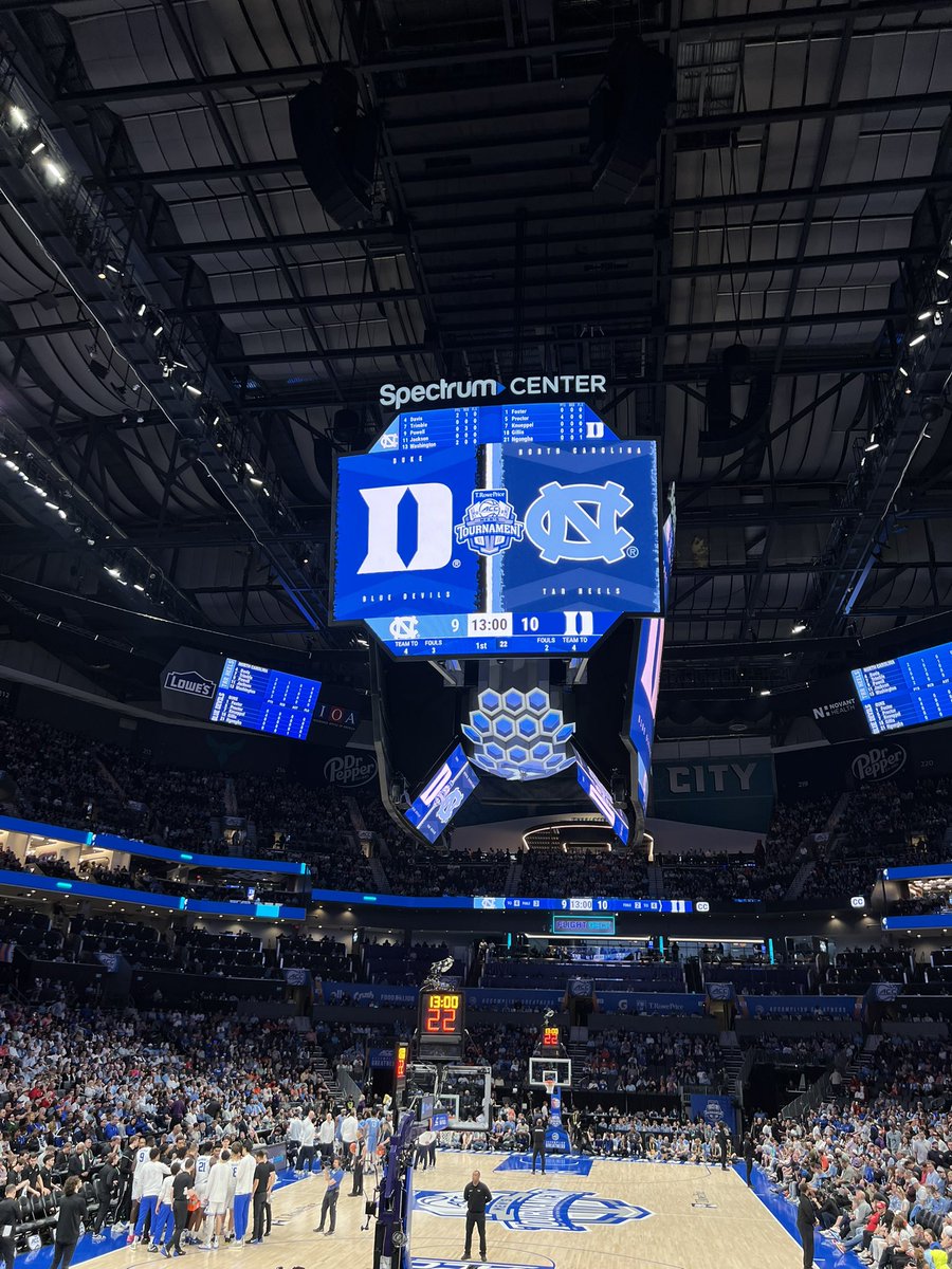 AmpFloyd's tweet photo. Letβs go @DukeMBB @jessicaweeks #acchoops https://t.co/qtur3M3Tiu