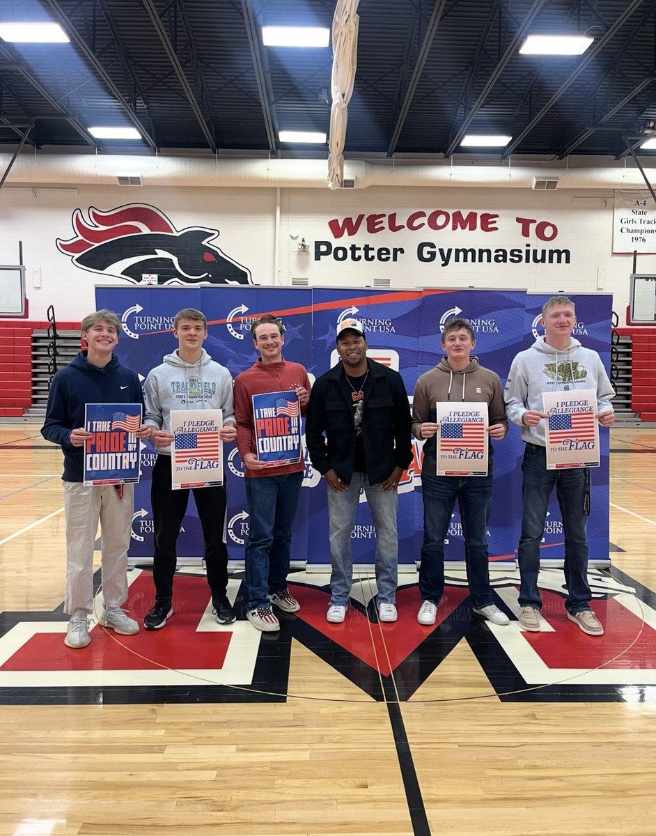 Kylovesamerica's tweet photo. Feeling incredibly proud of the Melba High School TPUSA chapter for helping organize an unforgettable all-school assembly as part of the #StandForTheFlag tour! 🙌🇺🇸 Huge thanks to @AWatsonOLY for inspiring these students with his powerful words. 💪
@tpusastudents @TPUSA https://t.co/swM0X8BQJO