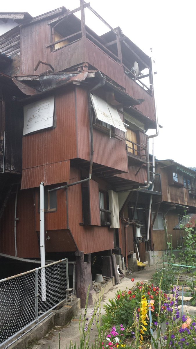「これは2014年頃に行った岐阜県下呂市金山の筋骨めぐり。当時も「めっちゃダンジョ」|とめのイラスト