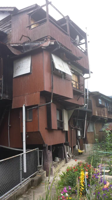 これは2014年頃に行った岐阜県下呂市金山の筋骨めぐり。当時も「めっちゃダンジョン〜!」ってなったから、サイレントヒルfプレイした人はぜひ聖地巡礼してほしい。