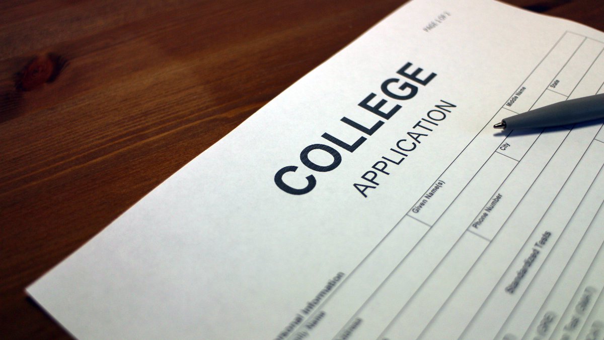 College Applications Continue to Rise bit.ly/4iuhf8y