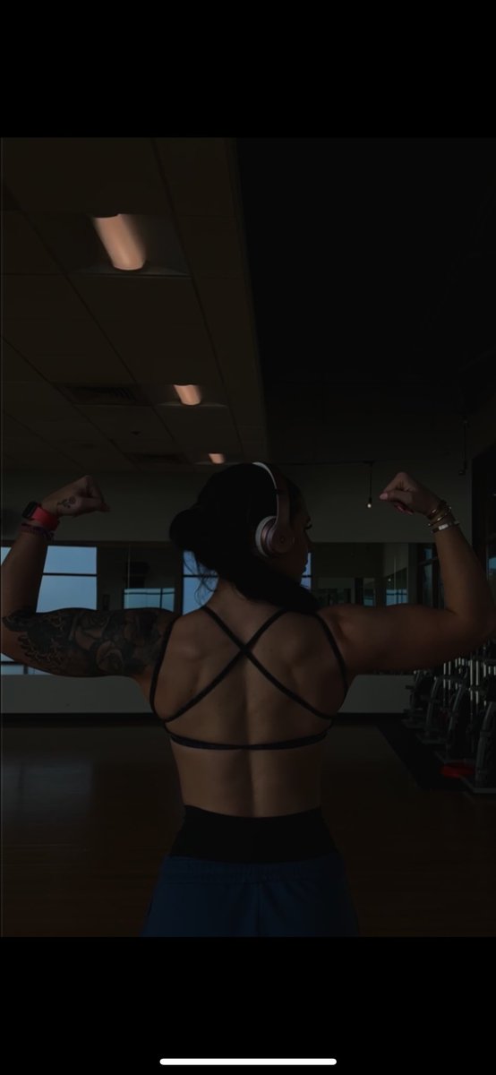 c8_stolley's tweet photo. Can we all take a collective moment to appreciate my 3 month progress? https://t.co/4OdLhUM1IS