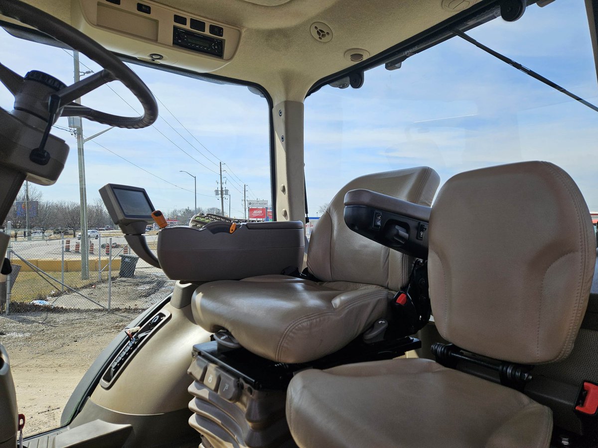 Fresh trade alert!!👀👀
2013 John Deere 8335R with only 1680 hrs. 
50km IVT, 710 Michelins, front hitch, leather. 
 $249,995 🇨🇦$
 $174,000🇺🇸$  
www.southpointeq ca