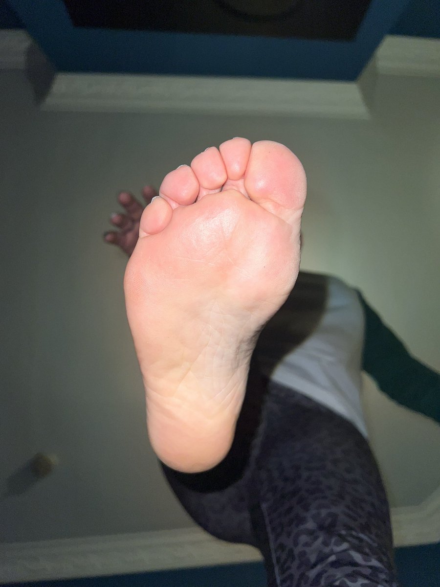 Its stomping time little ones. Who’s first? 
• tinies • feet • shrunk • crush • toes • giantess • soles • mommydomme