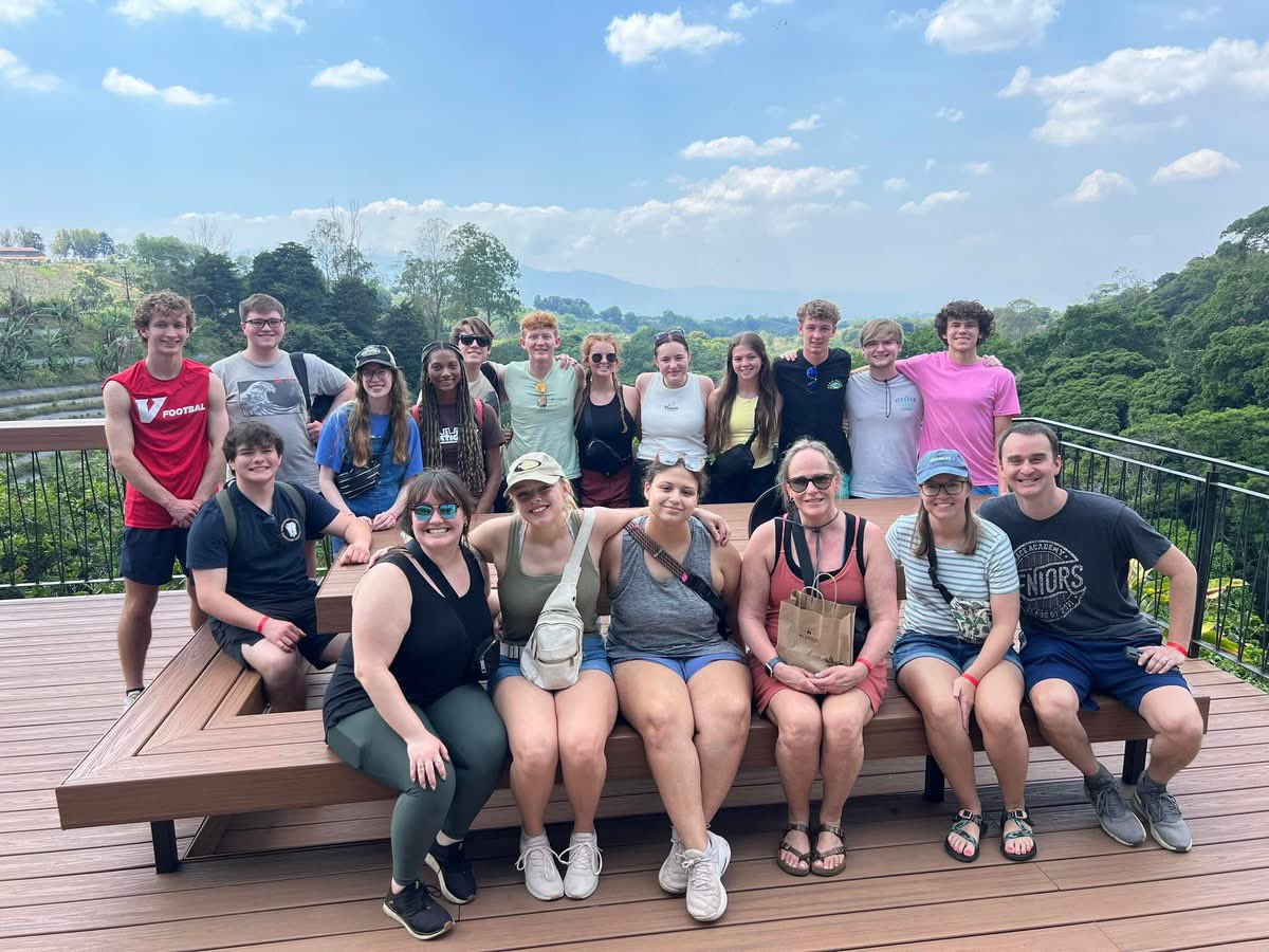 GBAChattanooga's tweet photo. More adventures from our Senior class and their sponsors in Costa Rica! ❤️💛🦅🇨🇷 https://t.co/su9jVtH1XL