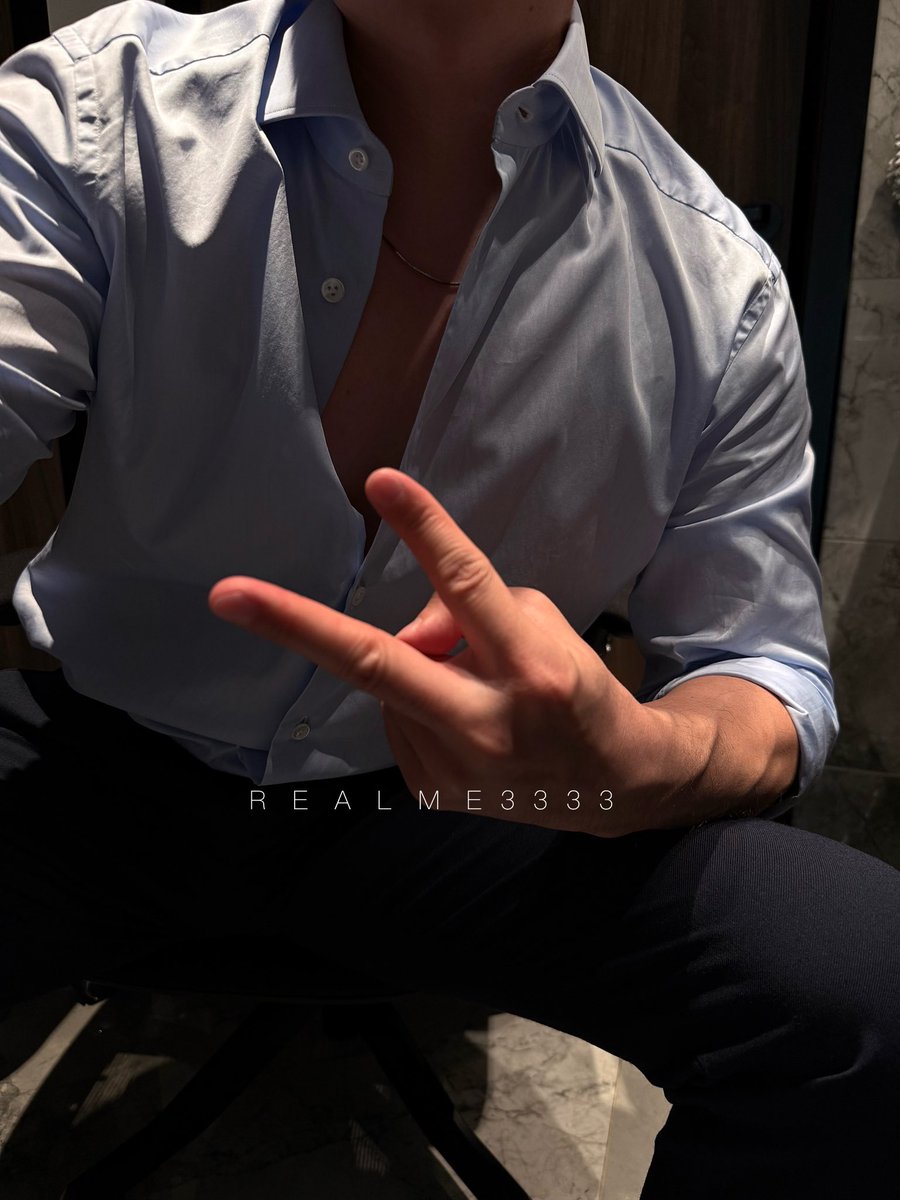 Realme3333's tweet photo. 正装爹上线👅🍆
#正装 #suit https://t.co/gqFptPeP73